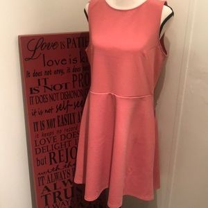 Express NWT MAUVE color size L plunge V back